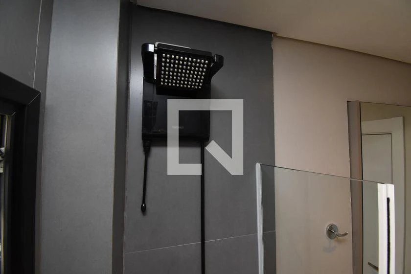 Furnished 1-bedroom apartment with enclosed balcony — photo 29