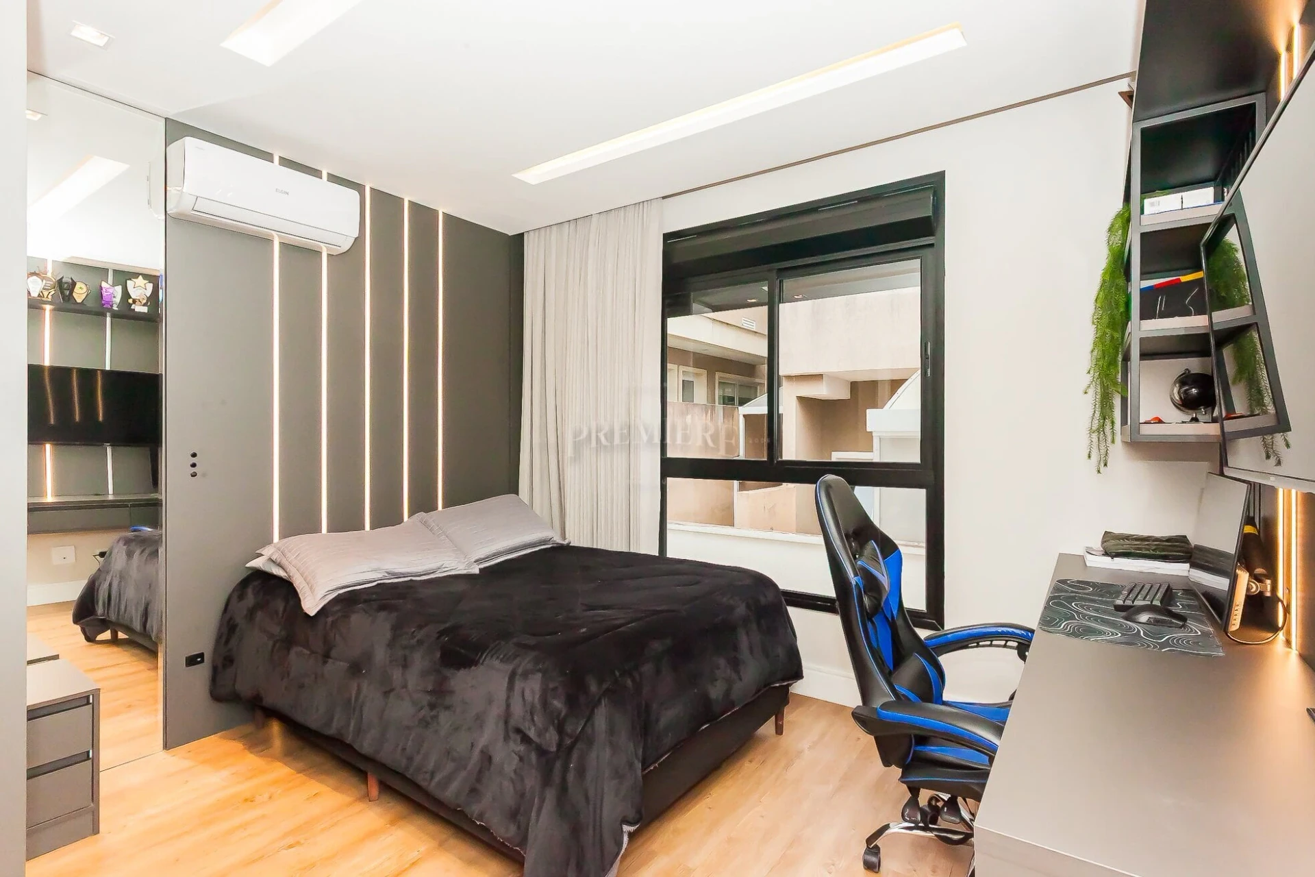 4-bedroom house with a home office in Curitiba — photo 25