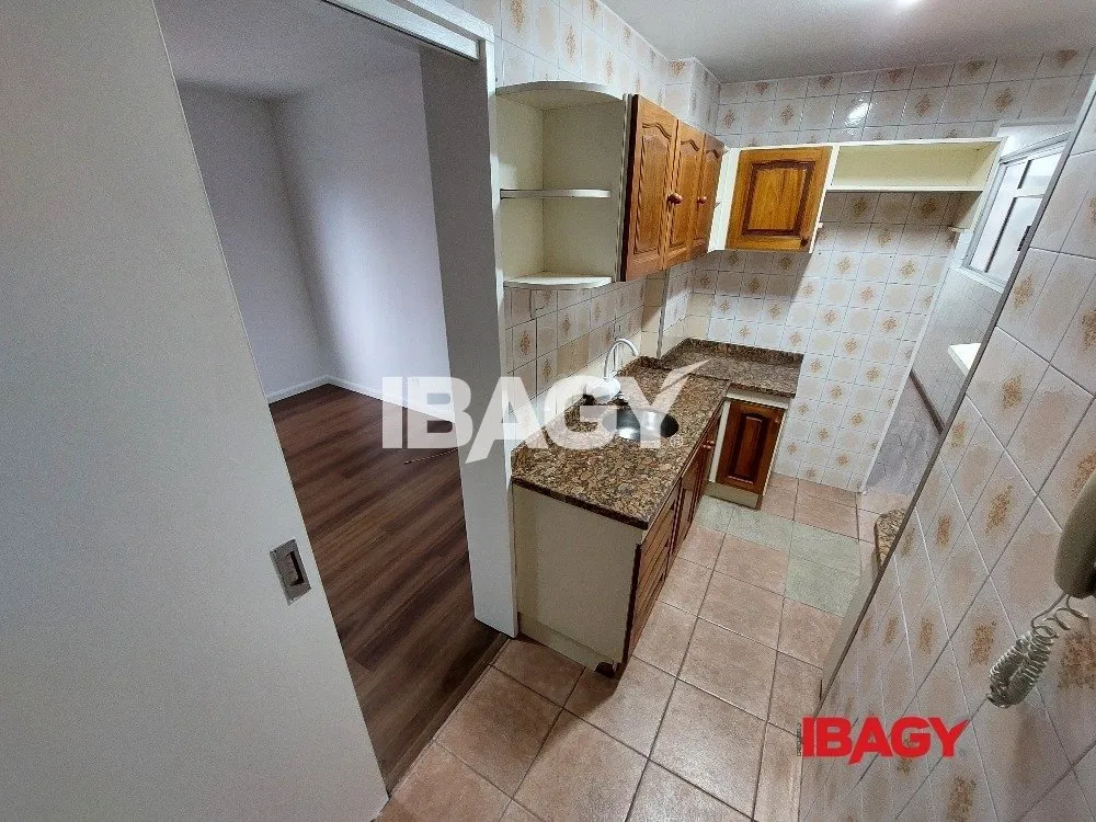 Apartamento sin estacionamiento, cocina cerrada y 75 m² — photo 2