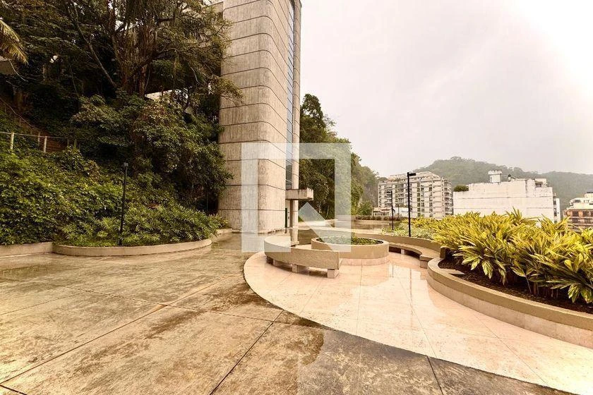 Furnished apartment, 180 m², with a glass-enclosed balcony — photo 38