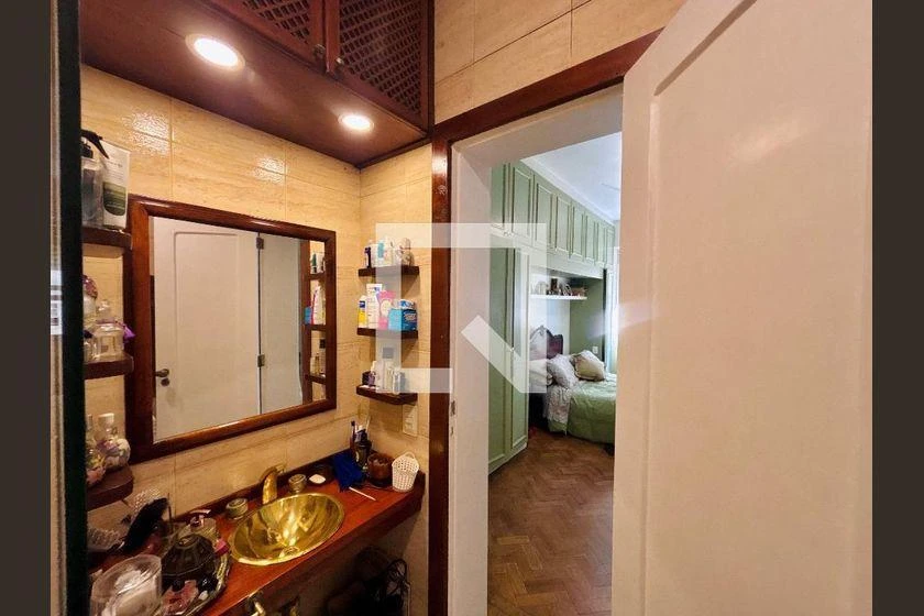 Furnished apartment with 3 bedrooms and 200 m² — photo 29