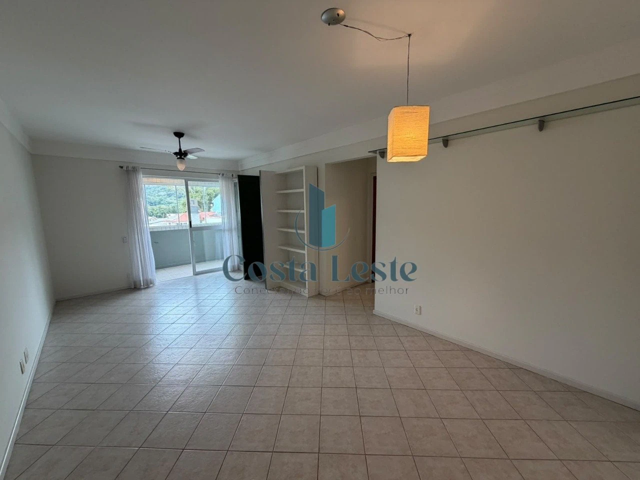 Home office in a 3-bedroom apartment, 92 m²