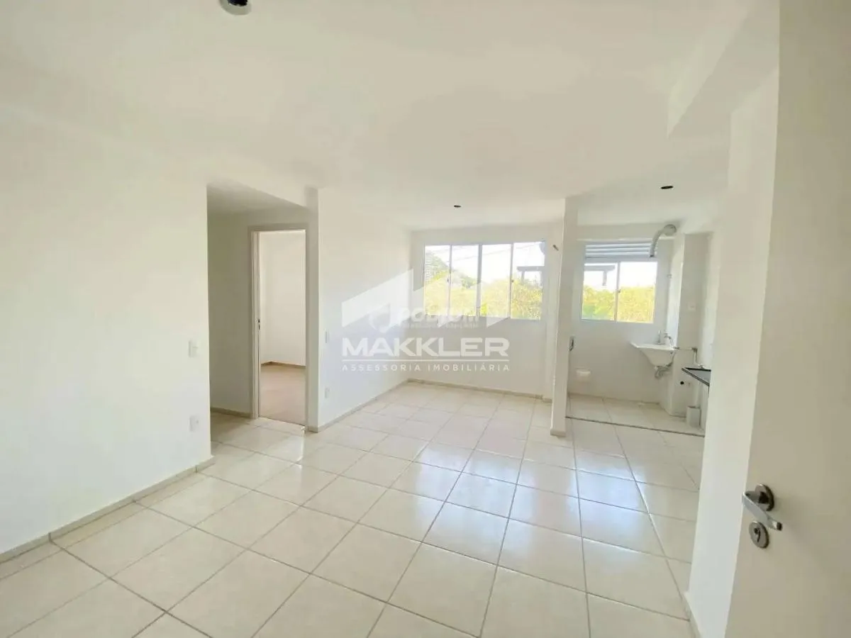 Furnished 2-bedroom apartment with open-plan kitchen — photo 22