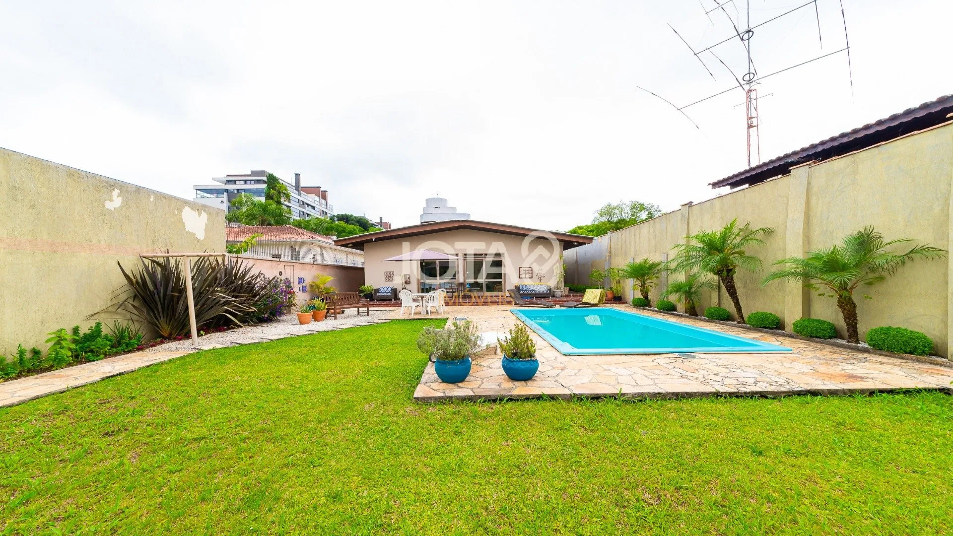 650 m² unfurnished house with 3 bedrooms and 4 parking — photo 27