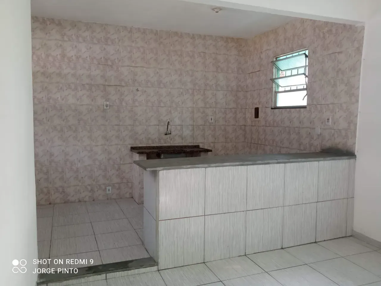 Unfurnished 1-bedroom home with open-plan kitchen — photo 9