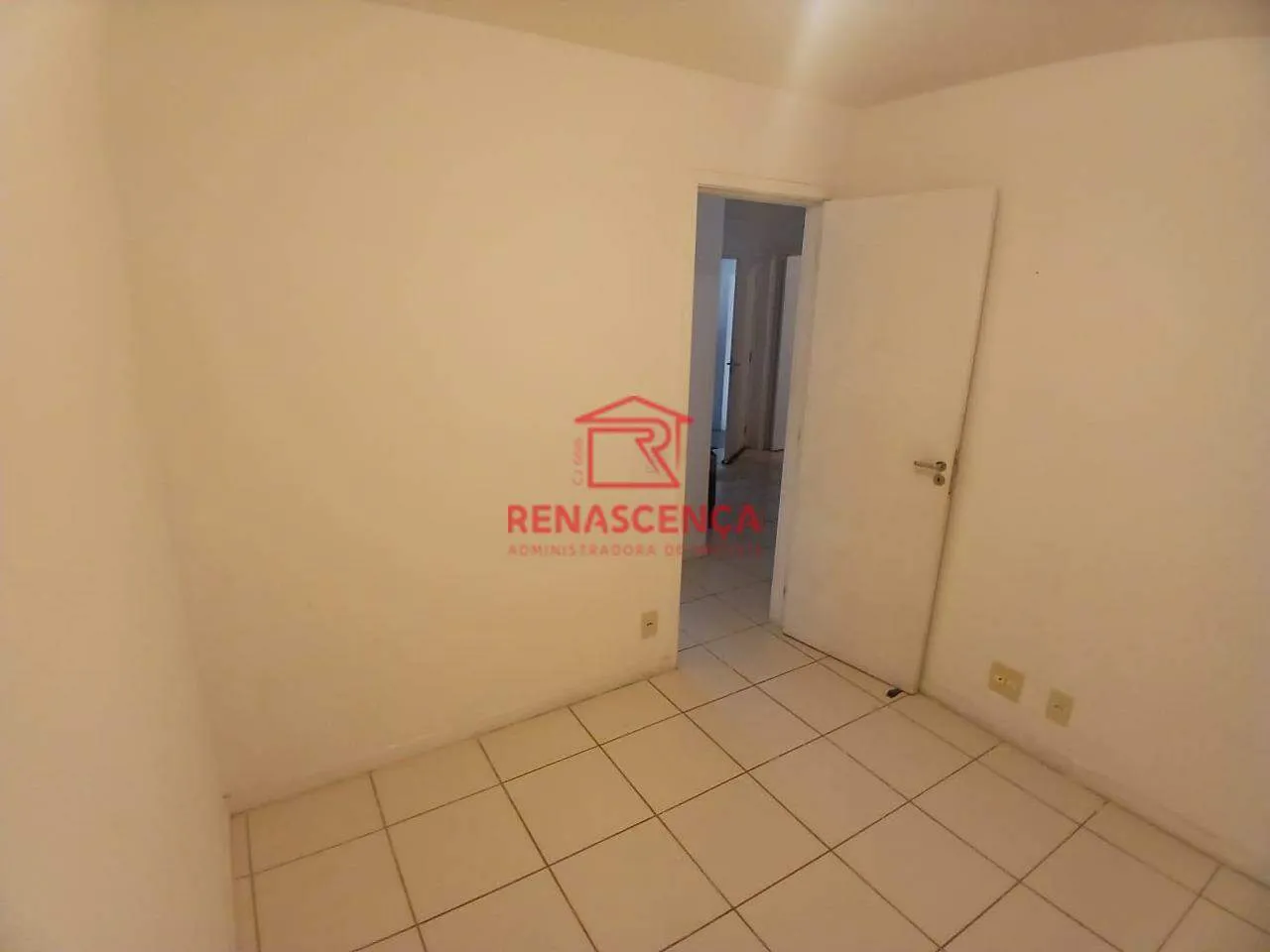 Apartamento mobiliado de 2 quartos em condomínio com piscina — photo 4