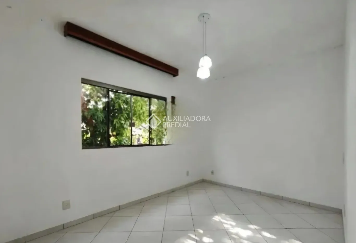House with 3 bedrooms and open-plan kitchen — photo 6