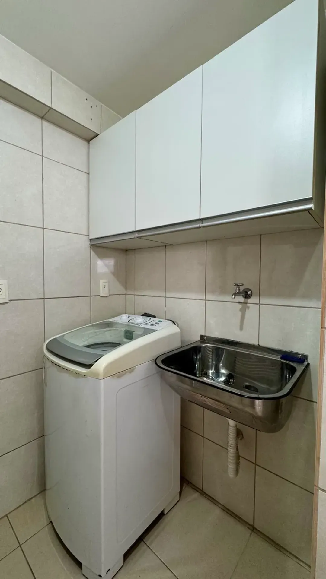 One-bedroom apartment with a washing machine — photo 21