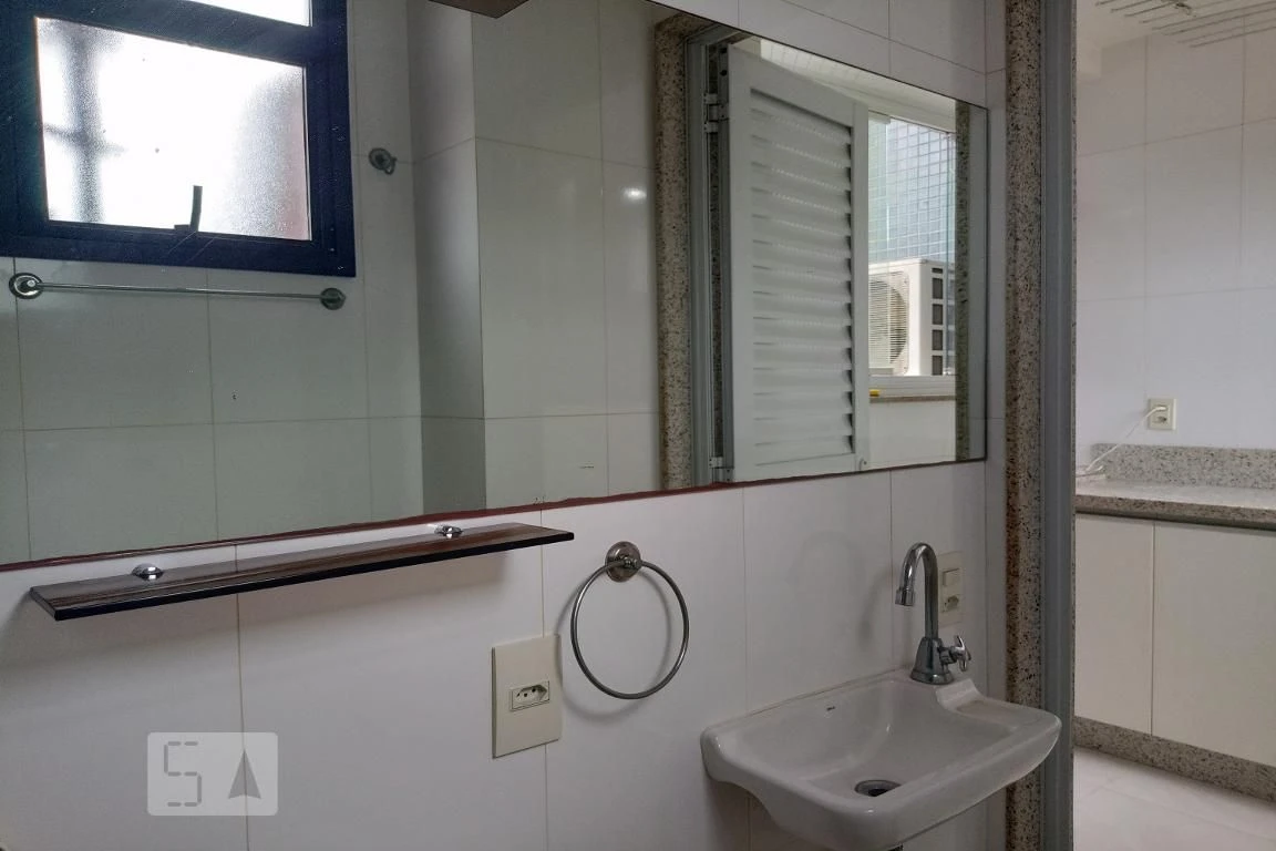 Apartamento de 4 quartos com janelas do piso ao teto — photo 100