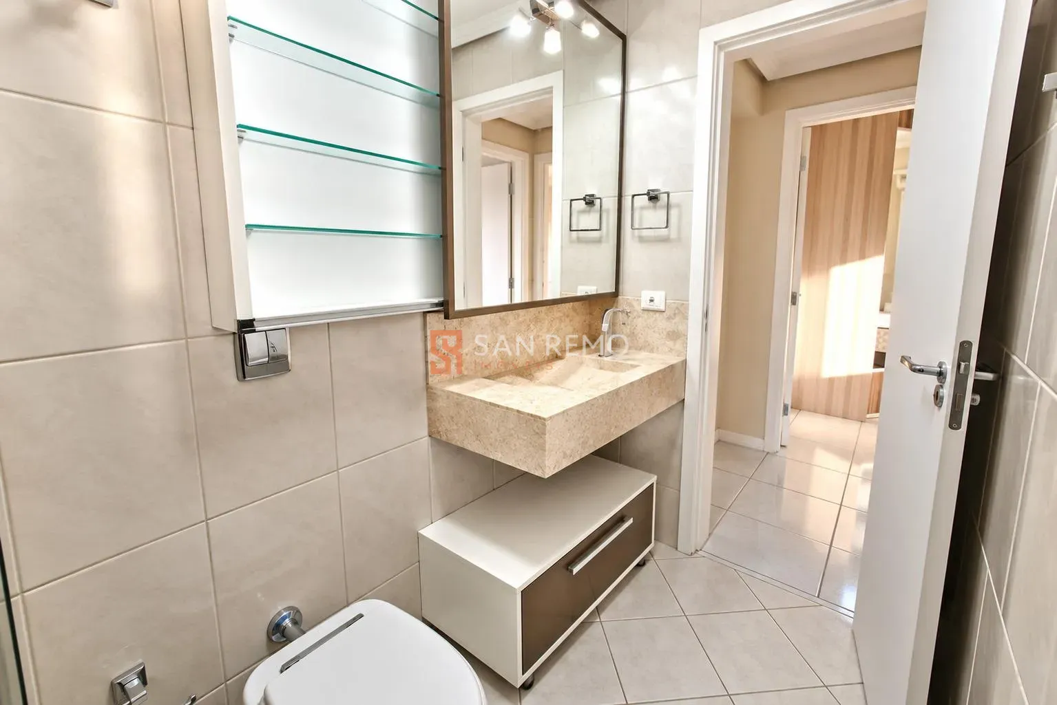 Mountain view in a 2-bedroom apartment, 65 m² — photo 16