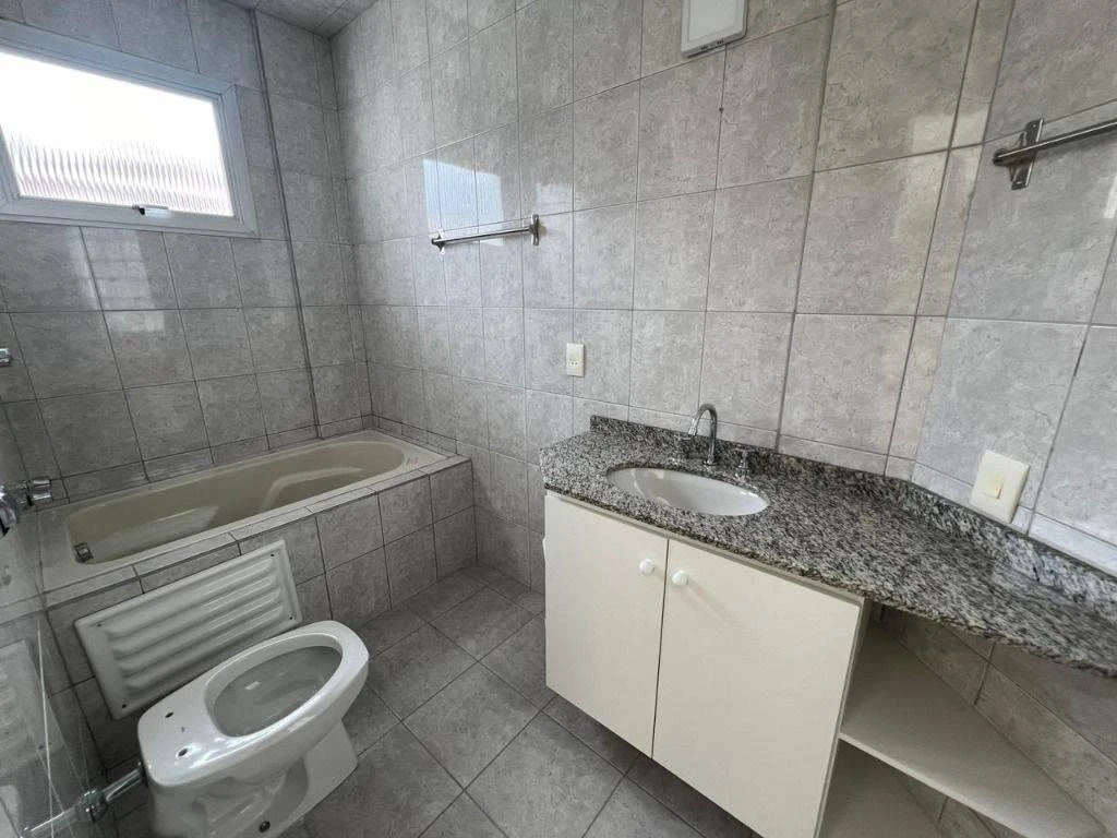 Будинок на 4 спальні з 3 власними ванними — photo 4