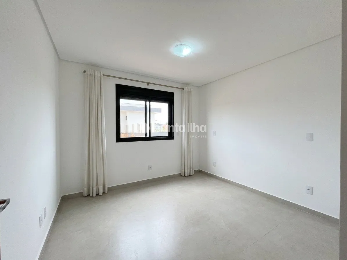 House with 3 bedrooms, private garden, open kitchen — photo 9