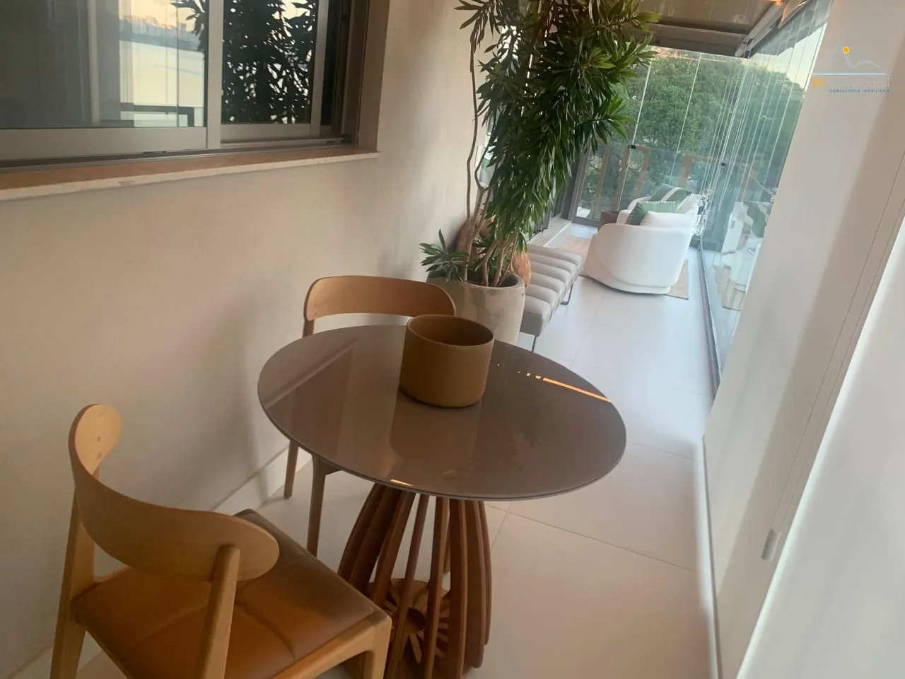 2-bedroom apartment with 3 bathrooms and 2 parking spaces — photo 2