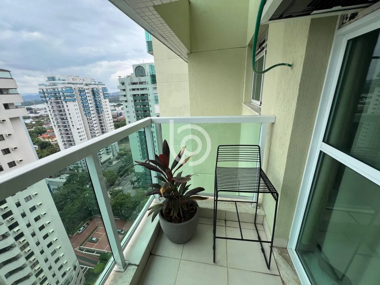 Rental apartment with 2 bedrooms and 2 bathrooms — photo 18