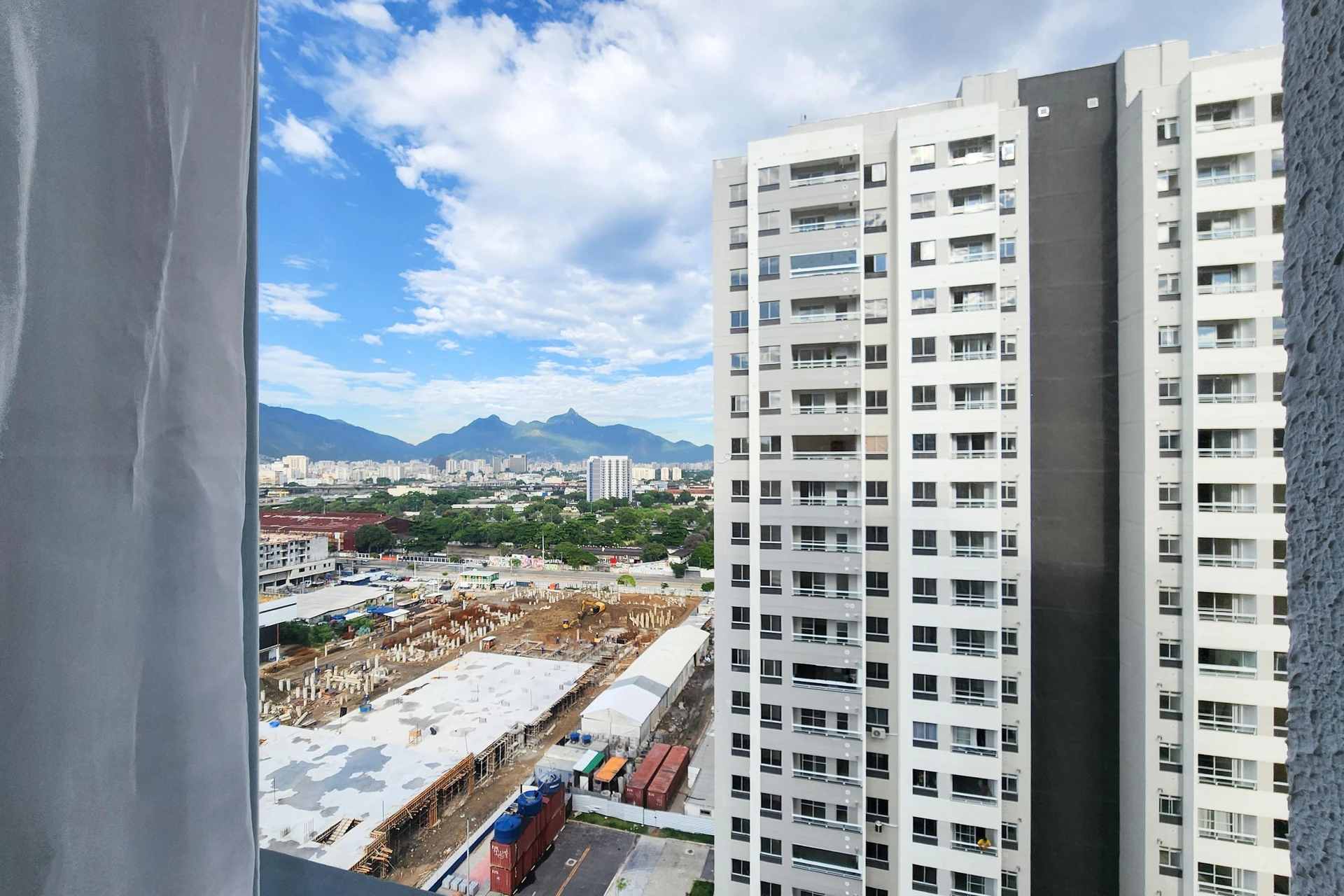 Apartamento mobiliado com cozinha integrada e varanda — photo 33