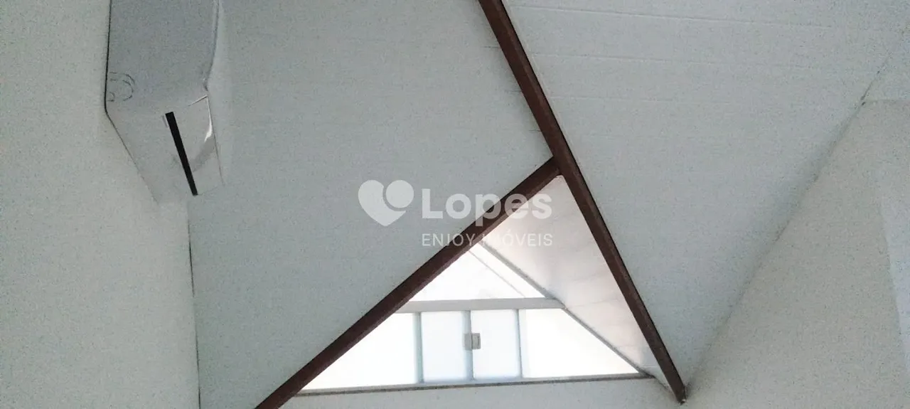 House with 5 bedrooms, 5 bathrooms and separate laundry — photo 19