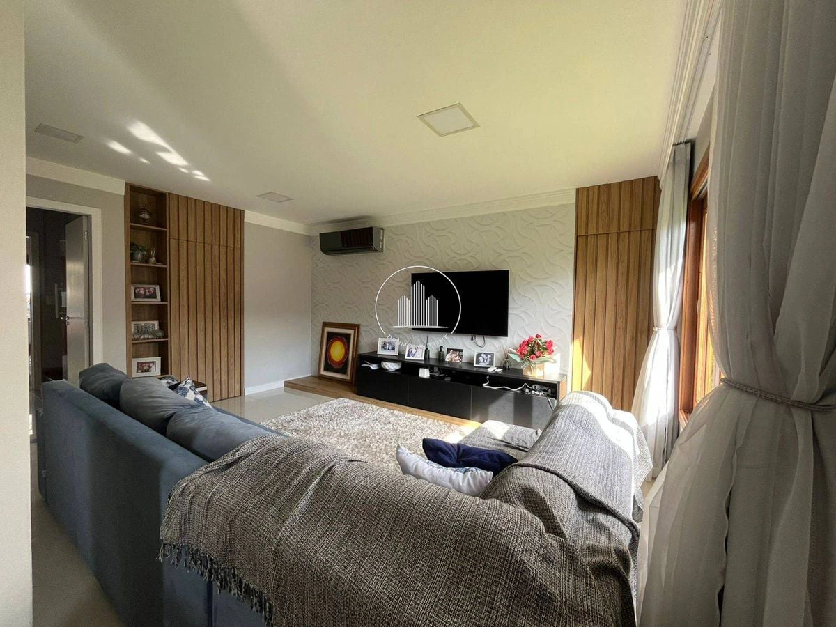 Casa de 3 quartos com 360 m² e piscina compartilhada — photo 4