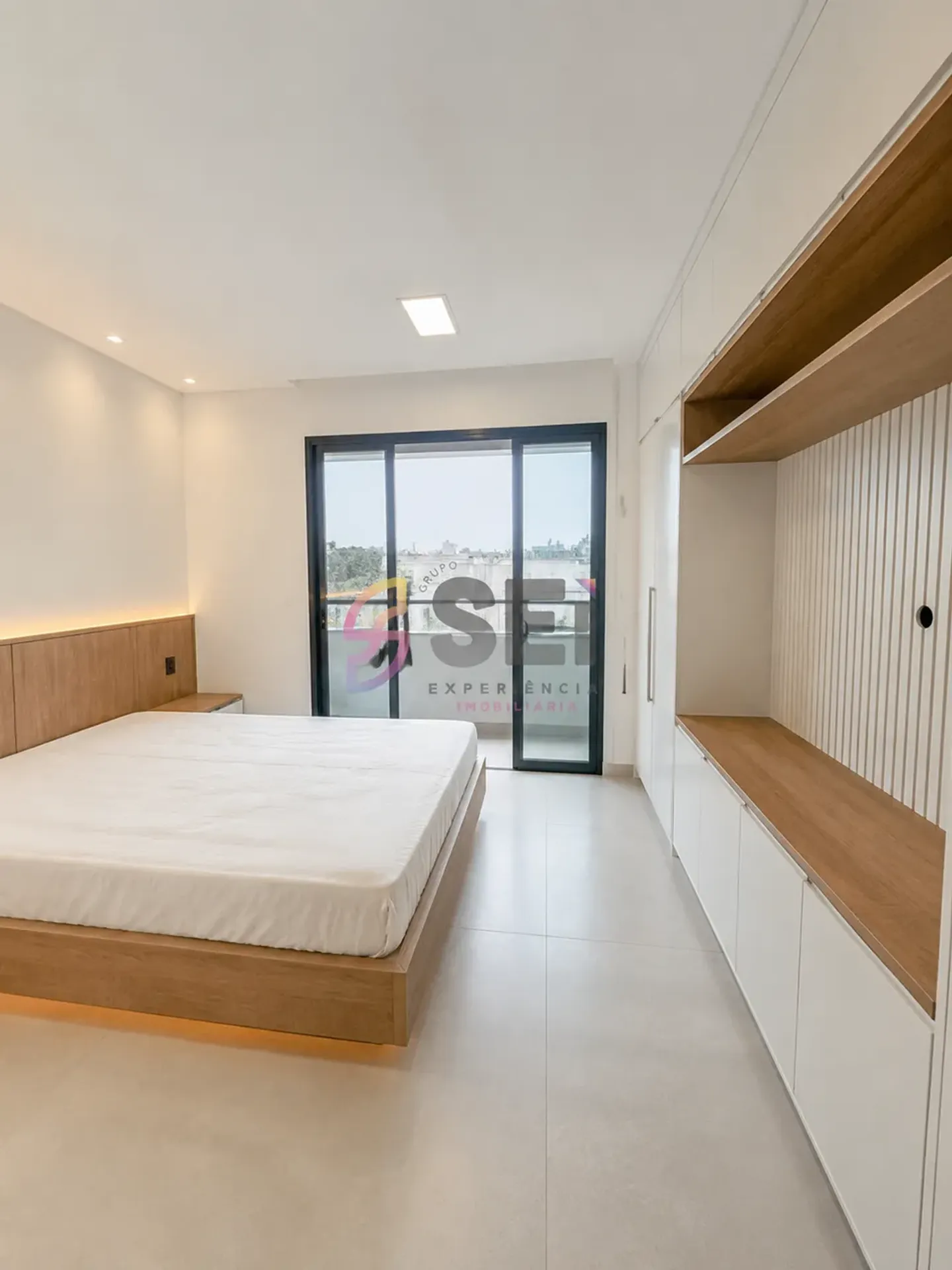 512 m² house with 5 bedrooms and open-plan kitchen — photo 27