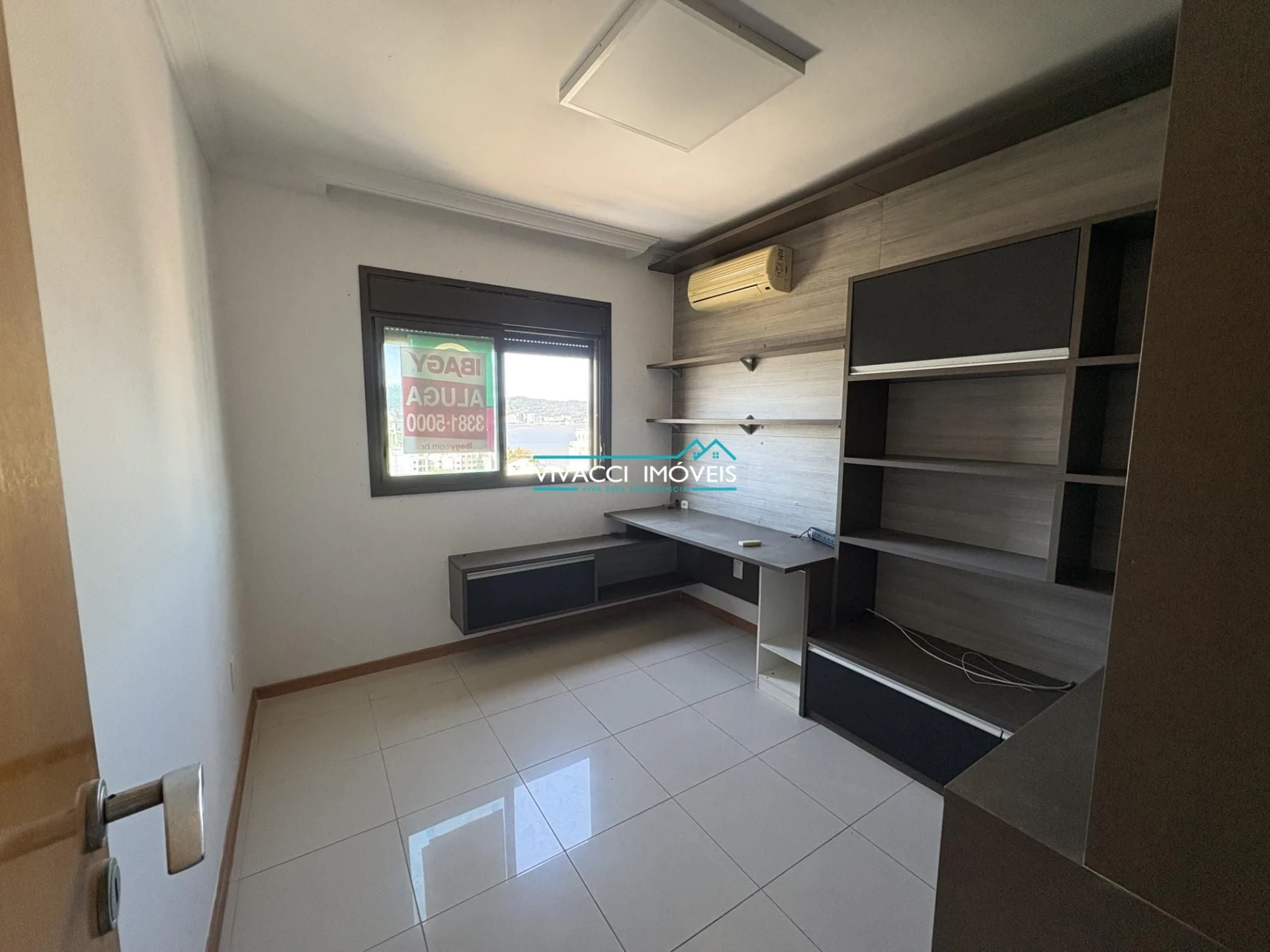 Apartment, 105 m², with a glass-enclosed balcony — photo 16
