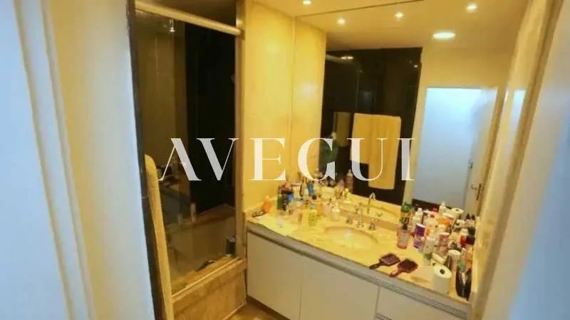250 m² apartment with 4 bedrooms and 3 parking spots — photo 23