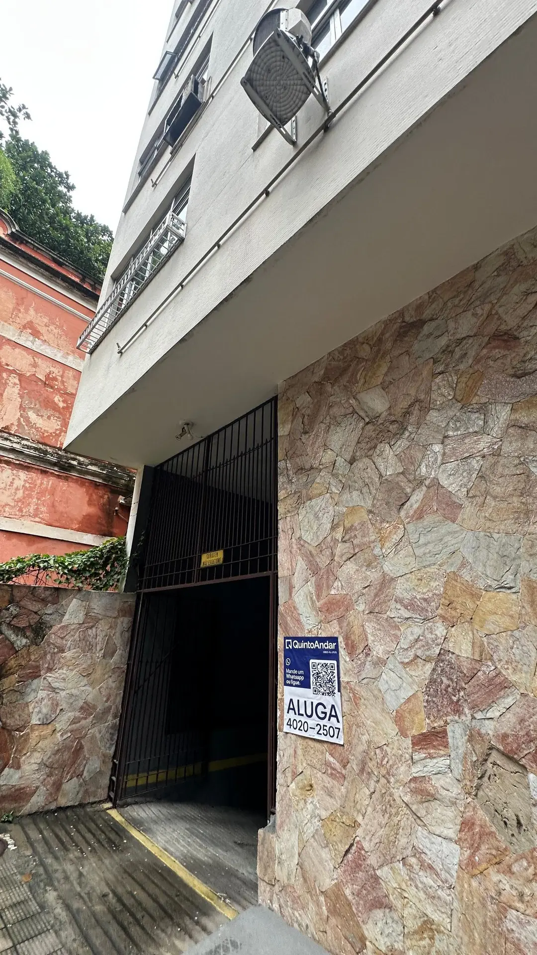 1-bedroom apartment with a separate kitchen and no parking — photo 10