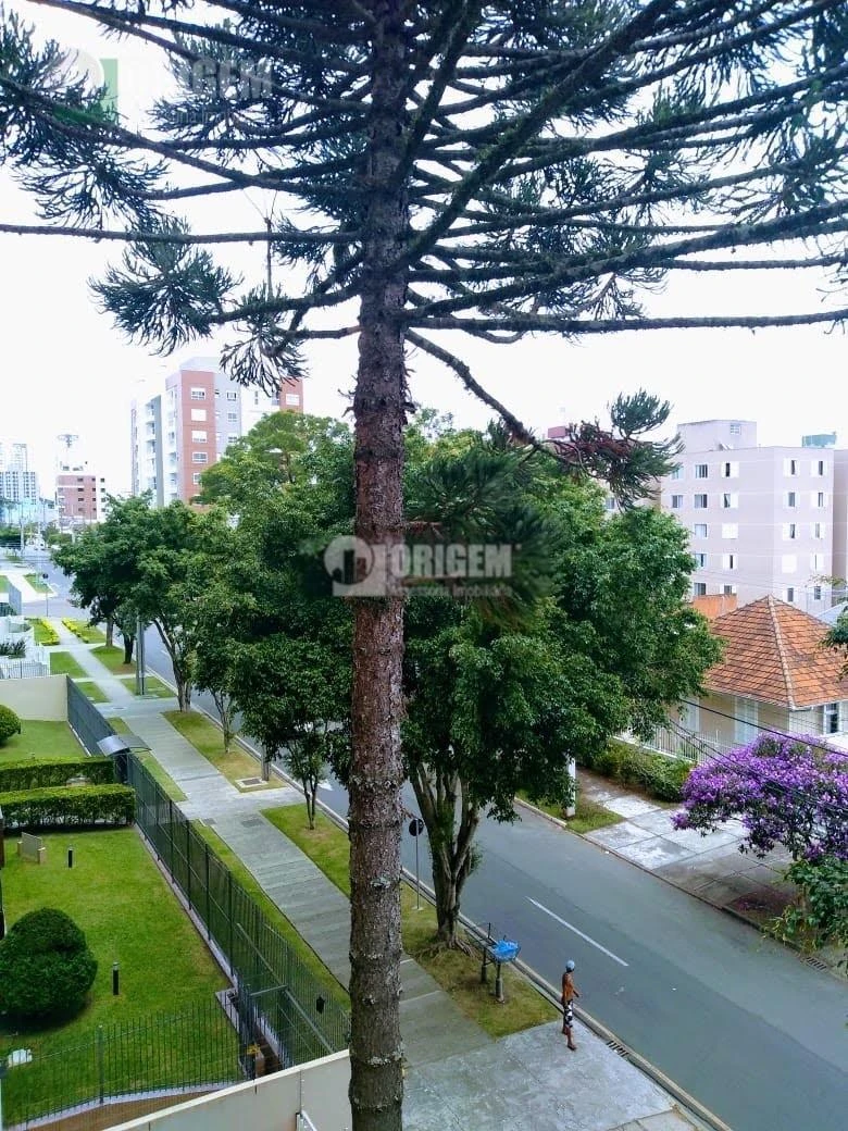 3-bedroom apartment with a home office in Curitiba — photo 17