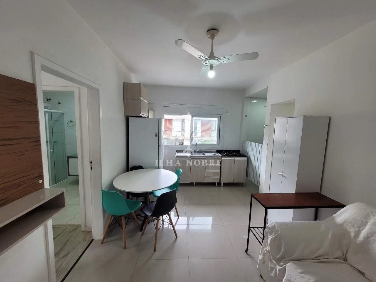 2-bedroom apartment with 1 en-suite, 76 m² and an electric stove
