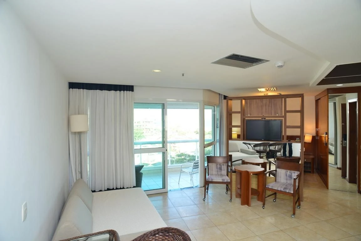 Furnished 1-bedroom apartment with en-suite and balcony
