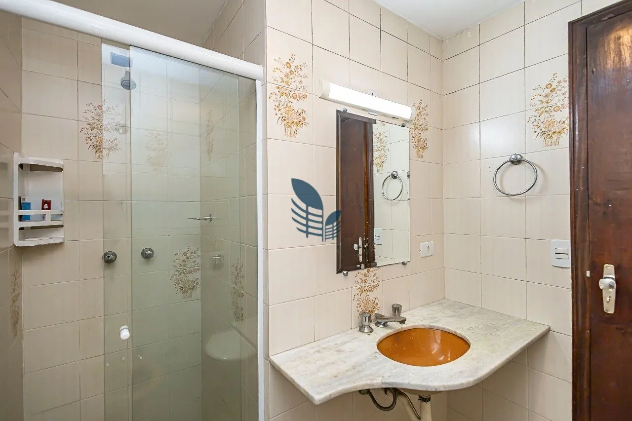 2-bedroom apartment with a bathtub in Curitiba — photo 2