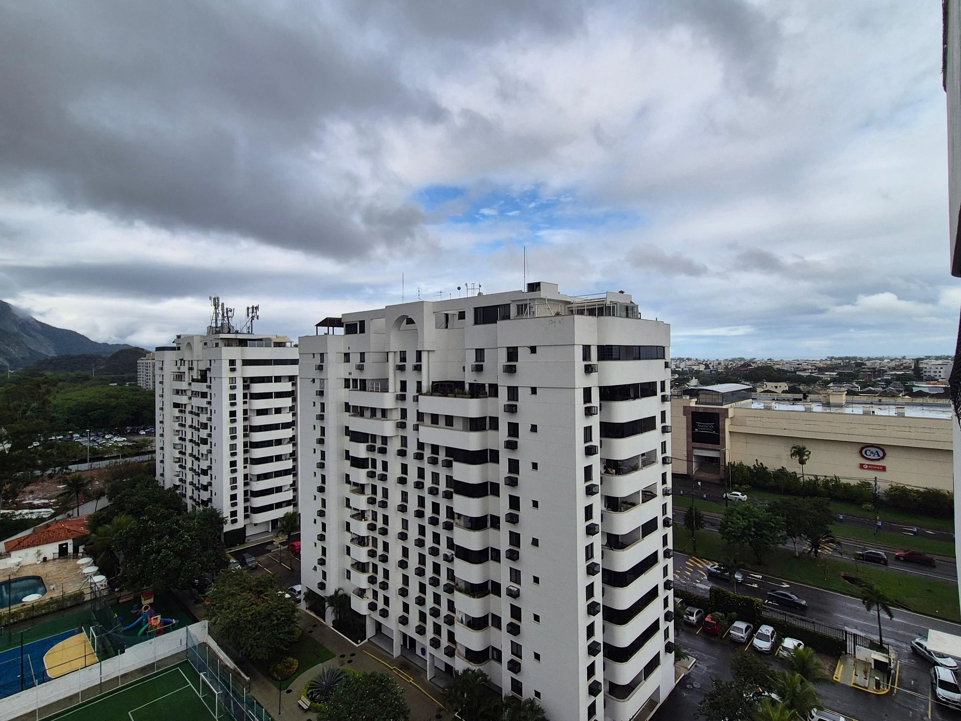 Furnished apartment with 3 bedrooms, 1 suite and balcony — photo 46