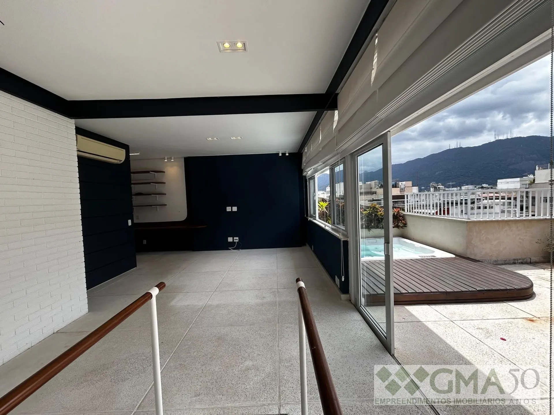 Рабочее место и 2 спальни: квартира 145 м² — photo 10