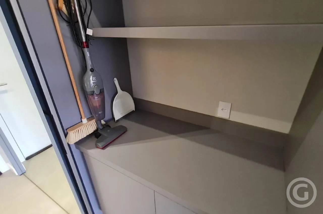 Apartamento amueblado de 1 dormitorio con cocina abierta — photo 17