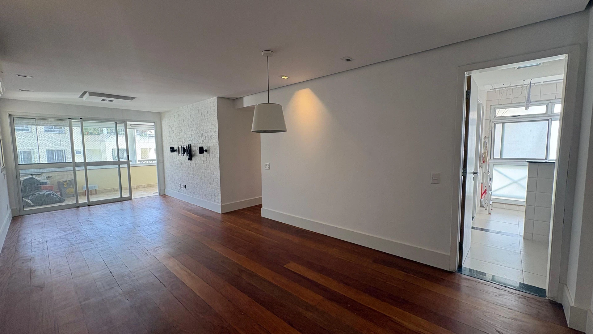 3-bedroom apartment with a glass-enclosed balcony