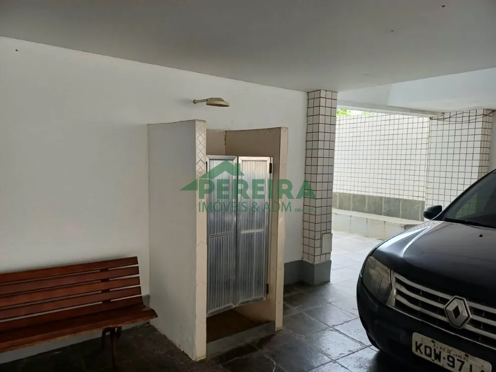 Glass-enclosed balcony in a 3-bedroom apartment, 103 m² — photo 35