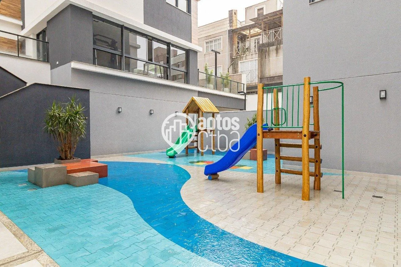 Glass-enclosed balcony in a 2-bedroom apartment, 81 m² — photo 37