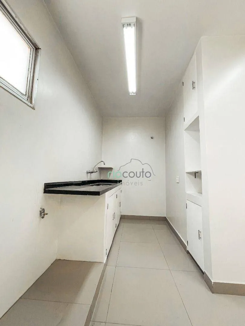 Unfurnished apartment with 4 bedrooms and 377 m² — photo 38