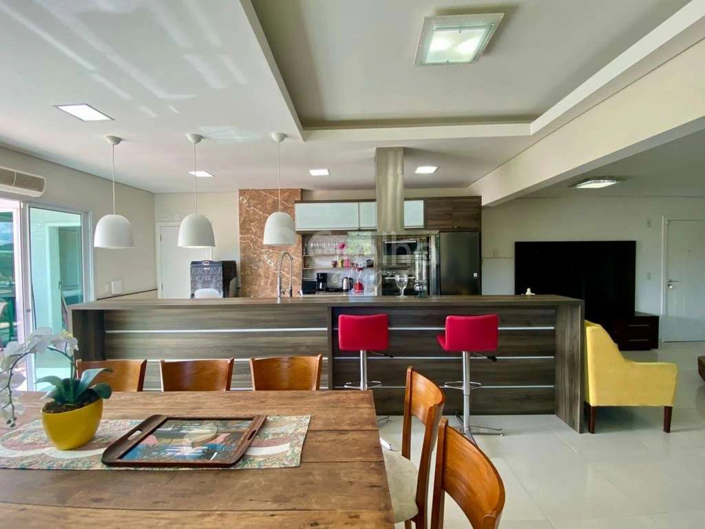 Невмебльована квартира 251 м² з 3 спальнями-сюїтами — photo 4