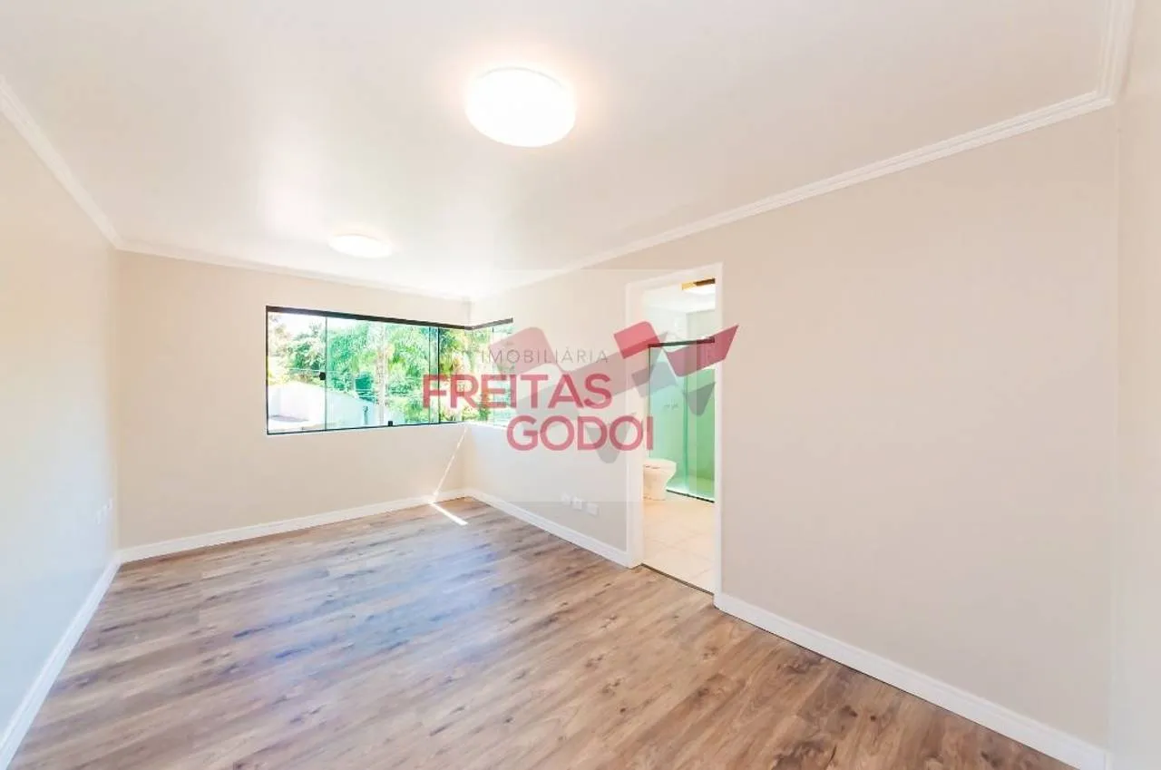 2-bedroom house with floor-to-ceiling windows in Curitiba — photo 15