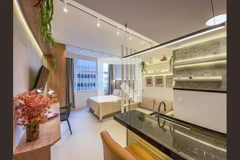 Apartamento mobiliado de 1 quarto com cozinha integrada