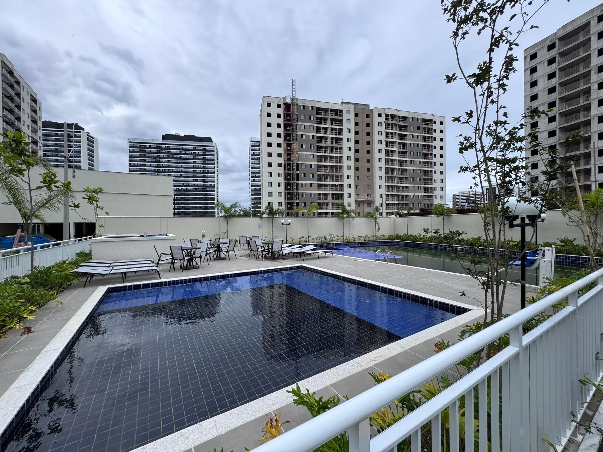 2-bedroom apartment with a balcony and 1 parking spot — photo 4