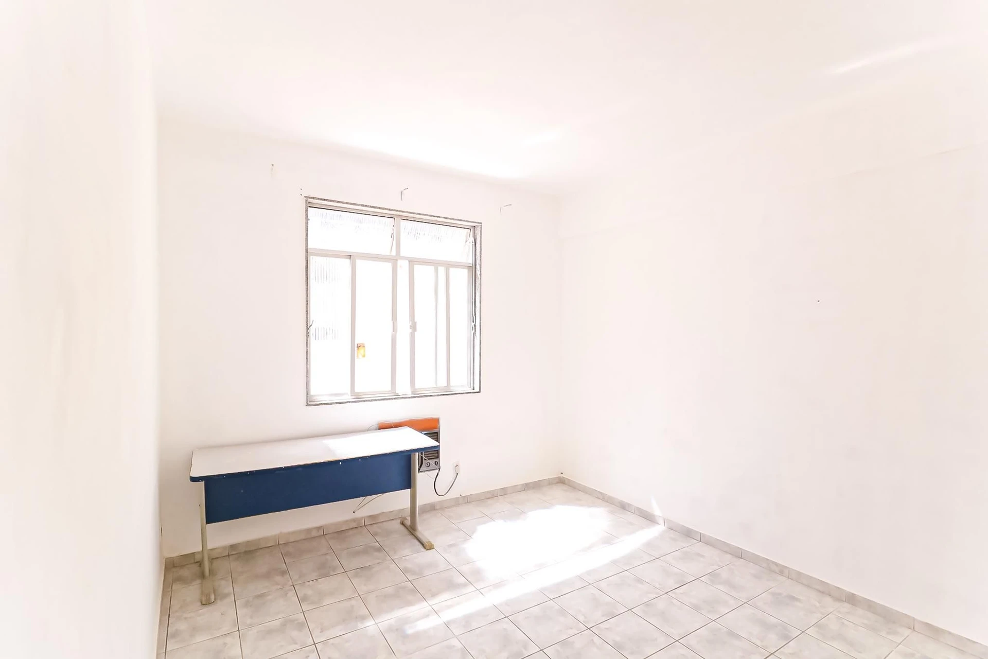 Rental apartment with 2 bedrooms and 1 bathroom — photo 9