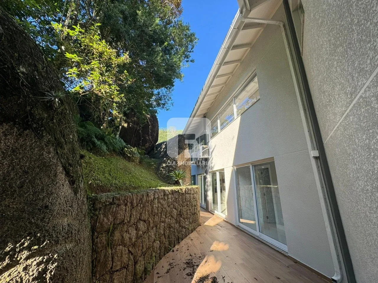 Furnished house with 7 bedrooms and a real desk — photo 35