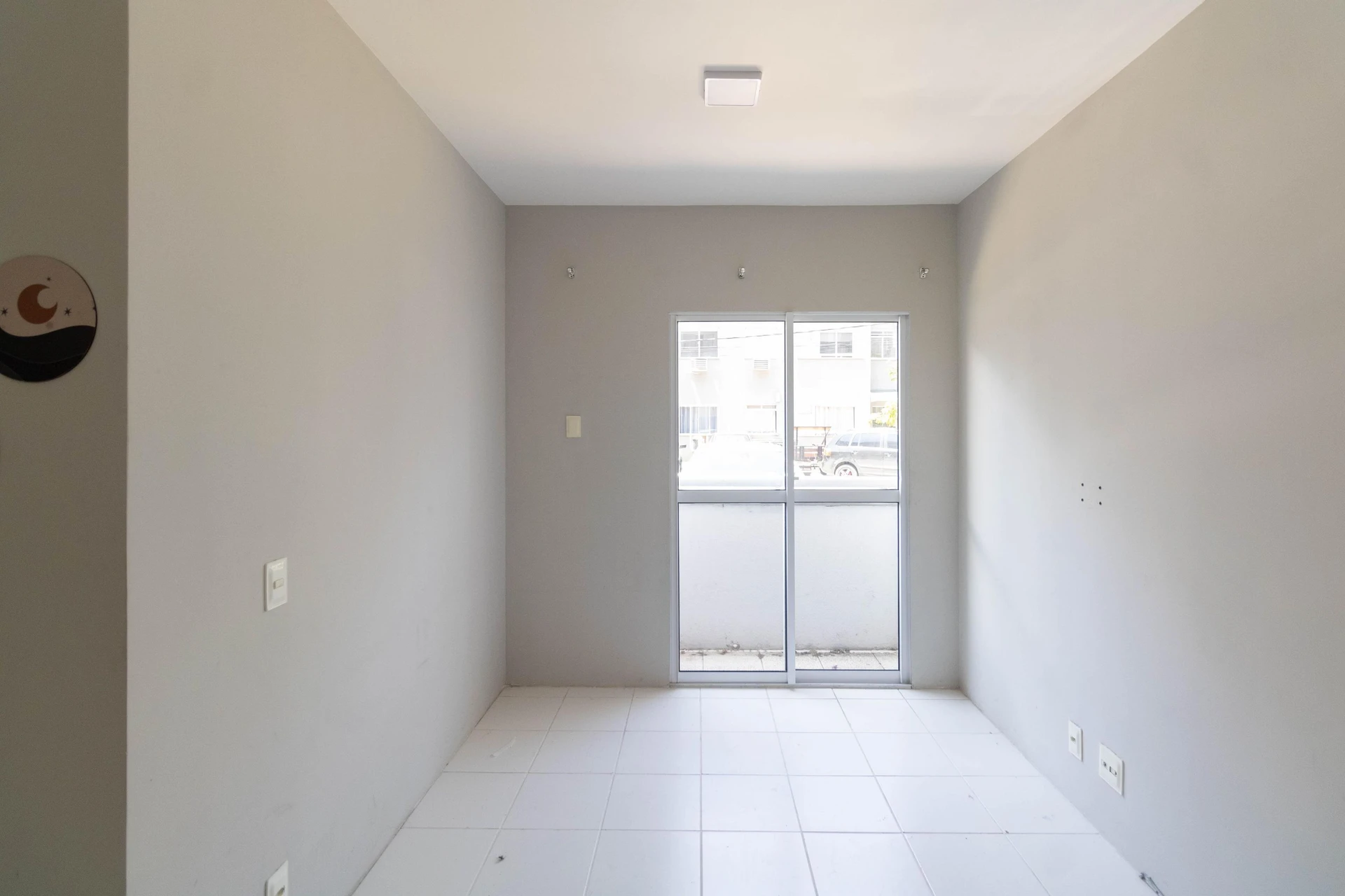 2-bedroom apartment in a building with a gym — photo 33