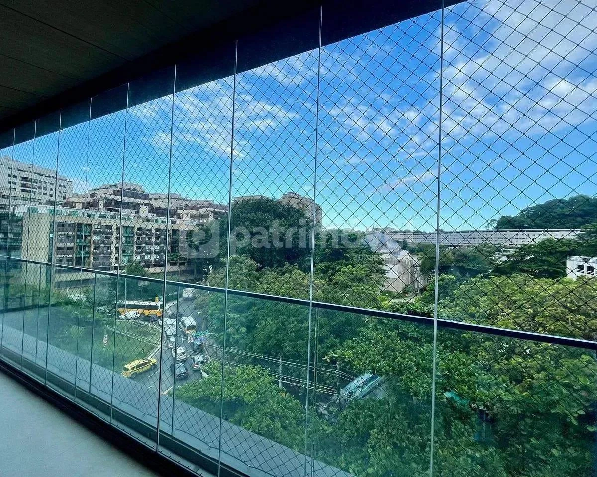 Невмебльована квартира з 3 кімнатами та 197 м² — photo 21