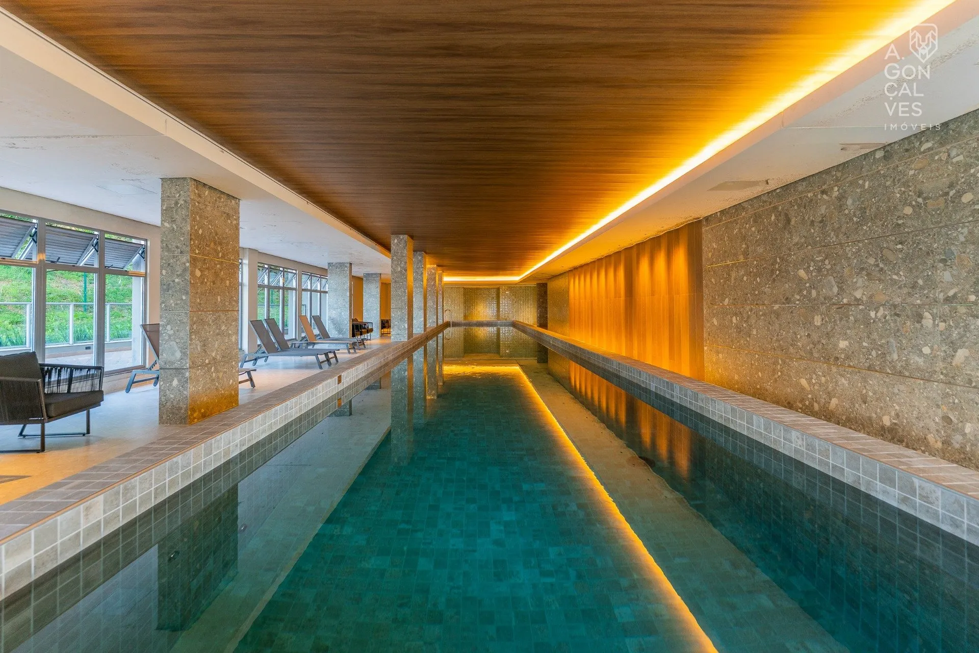 Furnished apartment with 3 suites and 257 m² — photo 46