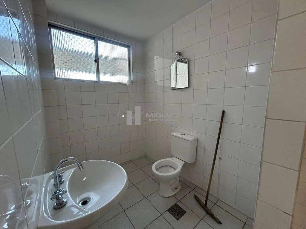 3-bedroom, 3-bath apartment with 1 parking space — photo 24