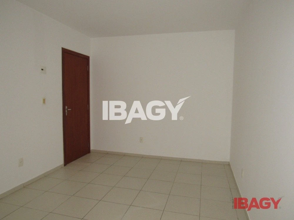 143 m² unfurnished apartment with 3 bedrooms — photo 9