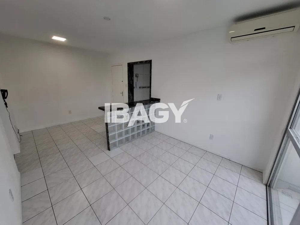Apartamento com 2 dormitórios, 1 banheiro e 72 m² — photo 3