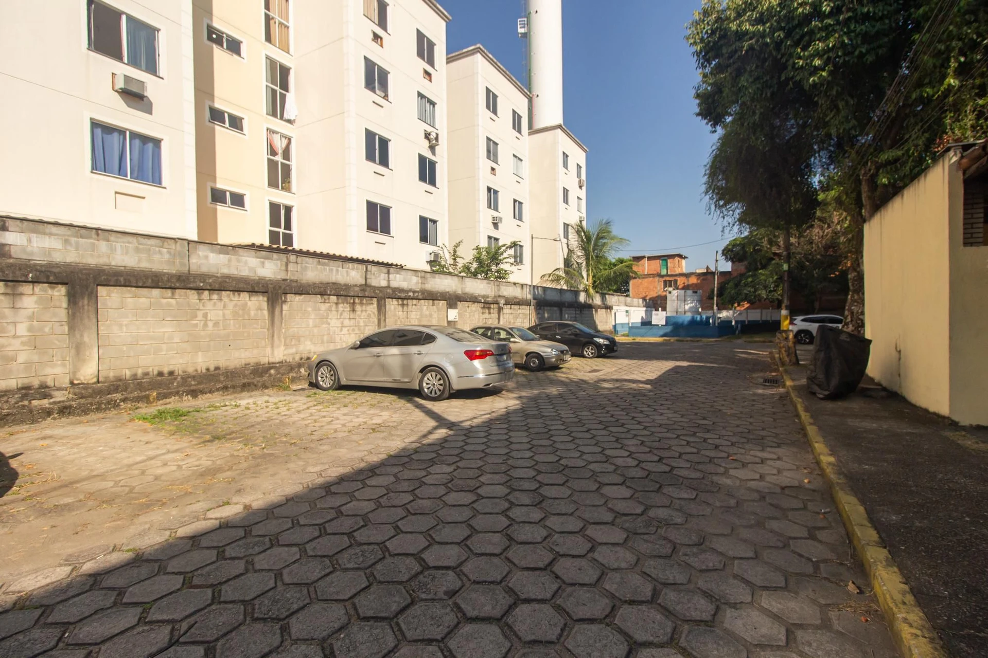 Unfurnished 2-bedroom apartment with 1 parking space — photo 21
