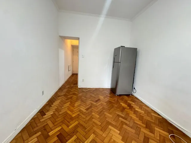 Unfurnished studio with 1 bedroom and 1 bathroom — photo 17